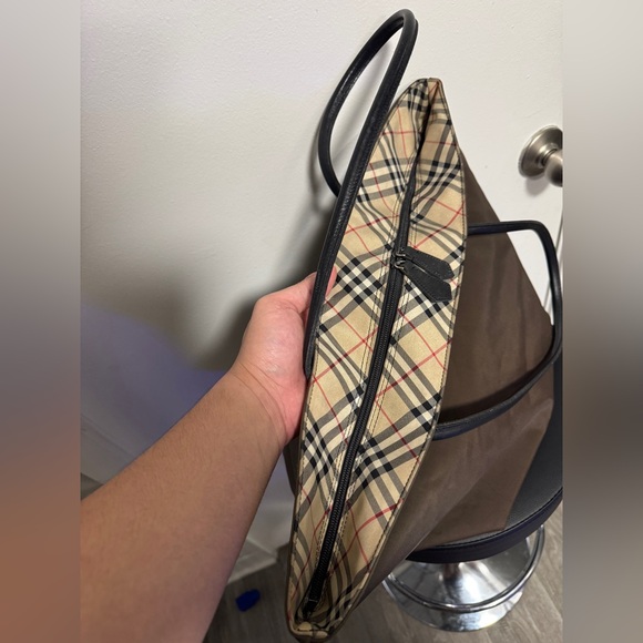 Burberry Nova Check Brown Synthetic Handbag Authentic Pre - Owned 100% AUTHENTIC - Picture 3 of 12
